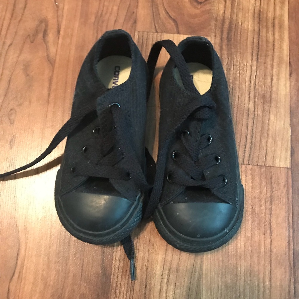 Converse - Picture 1 of 4